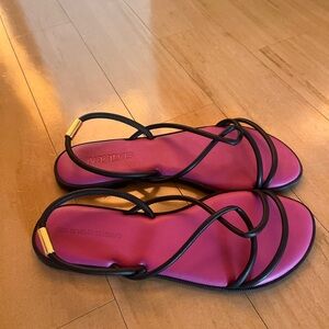 Havaianas Pink and Black Sandals Minimalist Strappy Design